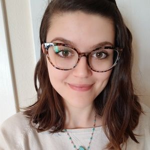 Meet your Posher, Eva